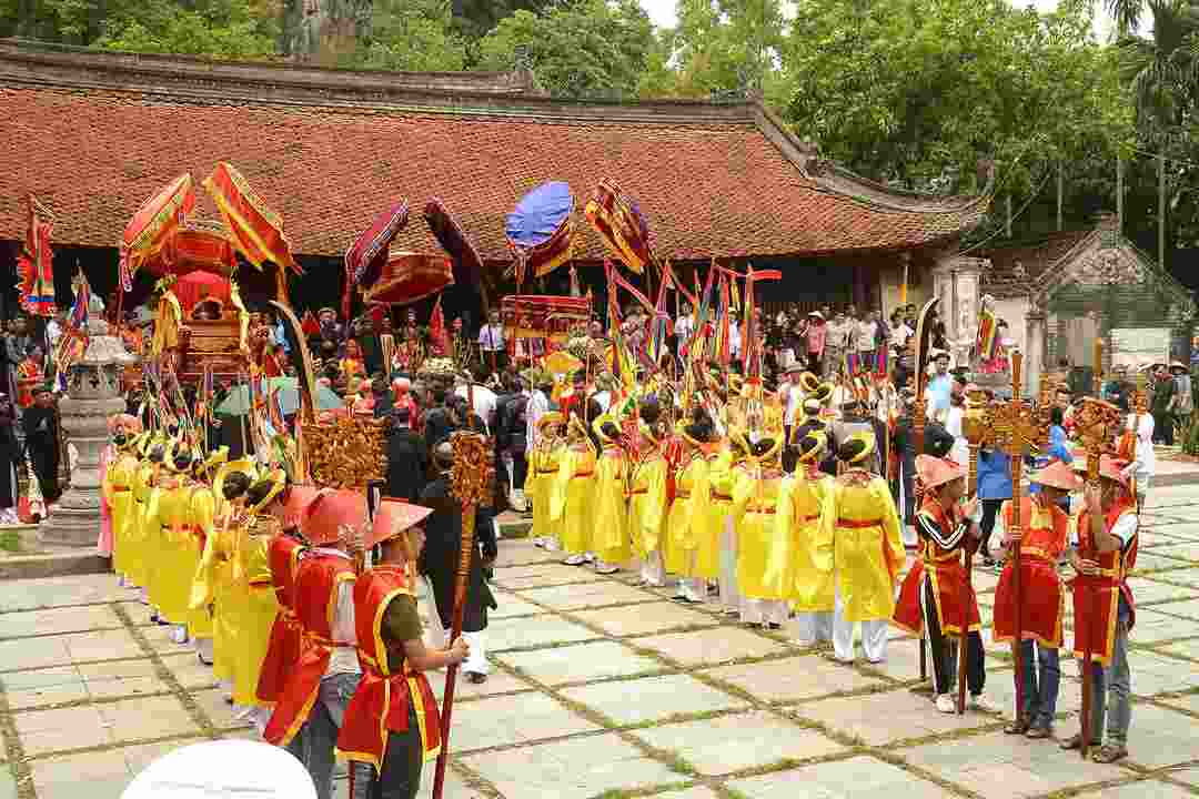 Vé tham quan chùa Thầy hiện nay là 10 ngàn đồng