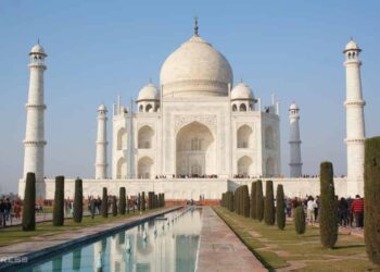 Lăng mộ Taj Mahal là một khu lăng mộ của vị vua dành cho vợ