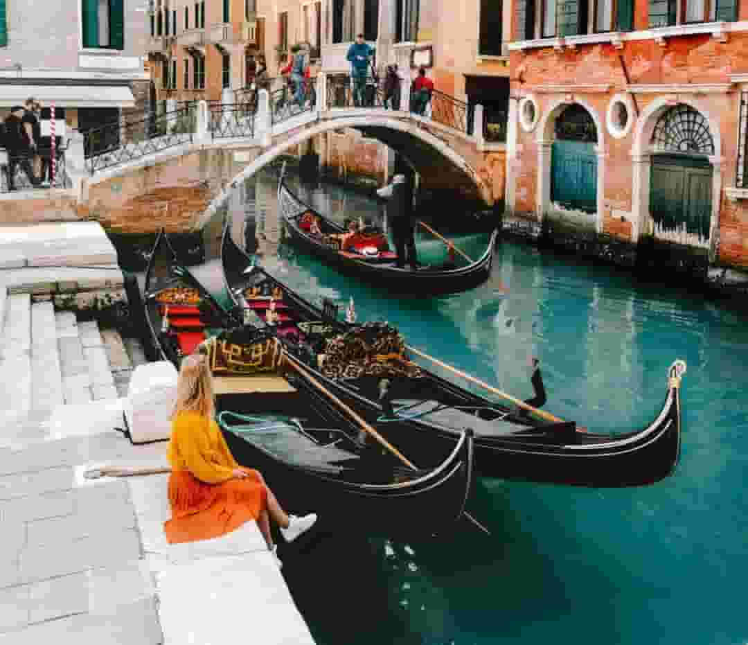 Du lịch Venice bằng phương tiện tàu thuyền