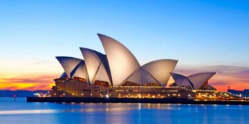 Nhà hát Opera Sydney với hình ảnh con sò và những cánh buồm
