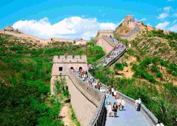 Vạn Lý Trường Thành là một kỳ quan nổi tiếng tại Trung Quốc