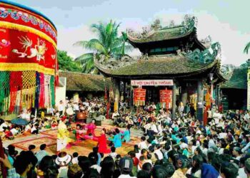 Đặc điểm chung của chèo sân đình