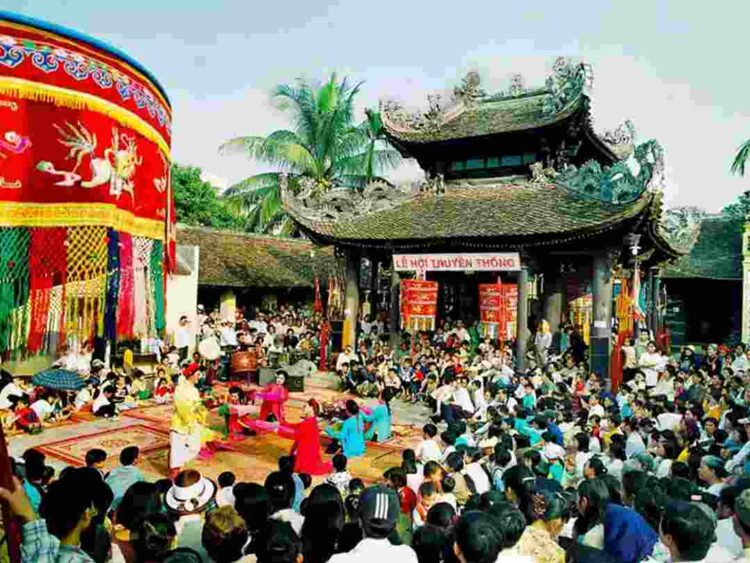 Nghệ thuật hát Chèo sân đình và những điều thú vị - Ditich365 - Điểm ...