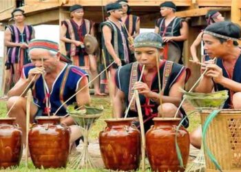 Rượu Cần là thức uống không thể thiếu của đồng bào Tây Nguyên