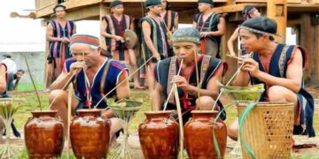 Rượu Cần là thức uống không thể thiếu của đồng bào Tây Nguyên