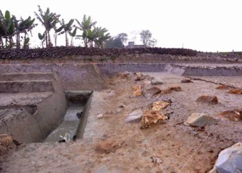 Hào thành tại Thành Nhà Hồ