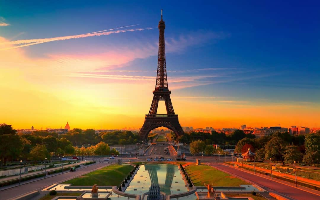 Tháp Eiffel ở đâu?