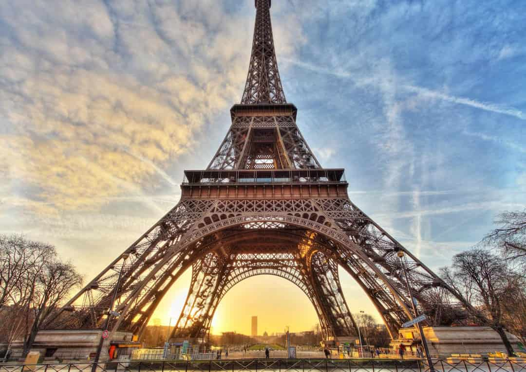 Kinh nghiệm du lịch tháp Eiffel mà mọi người cần biết