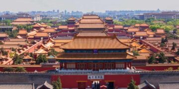 Những hoa văn trang trí ở điện Thái Hòa hầu hết chính là hoa văn hình rồng.