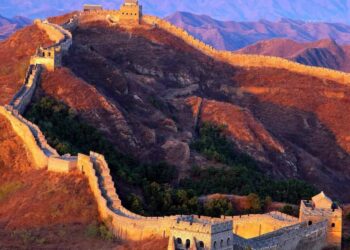 Ai là người xây dựng Vạn Lý Trường Thành?