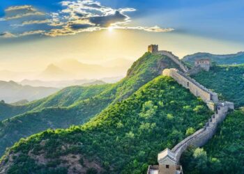 Kế giường Đông Kích Tây để bí mật xây dựng lăng mộ