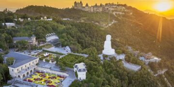 Kinh nghiệm đi tham quan chùa Linh Ứng