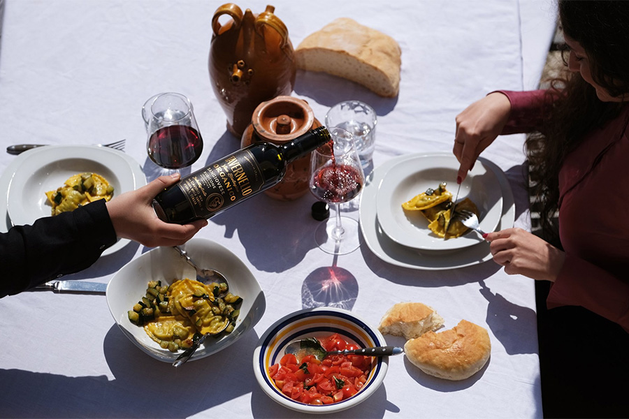 Thưởng thức rượu vang organic với hương vị thơm ngon, tốt cho sức khỏe