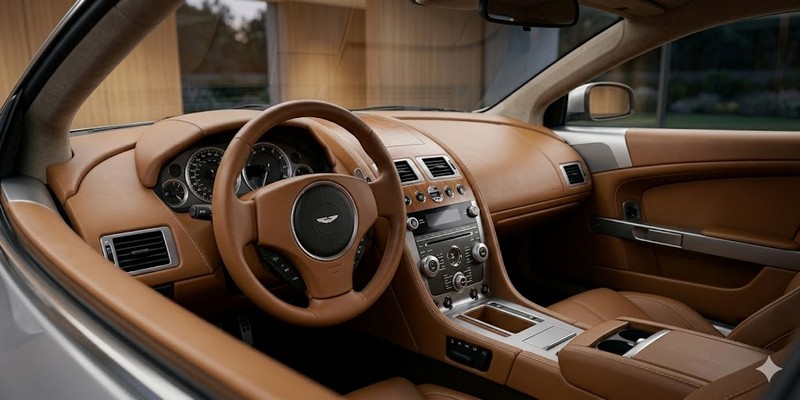 Khám phá khoang lái bọc da cao cấp Bridge of Weir